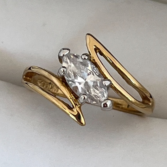 NEW Vintage Uncas Cluster Ring Cubic Zirconia Cocktail Ring 14KT Gold Plate - Picture 3 of 3